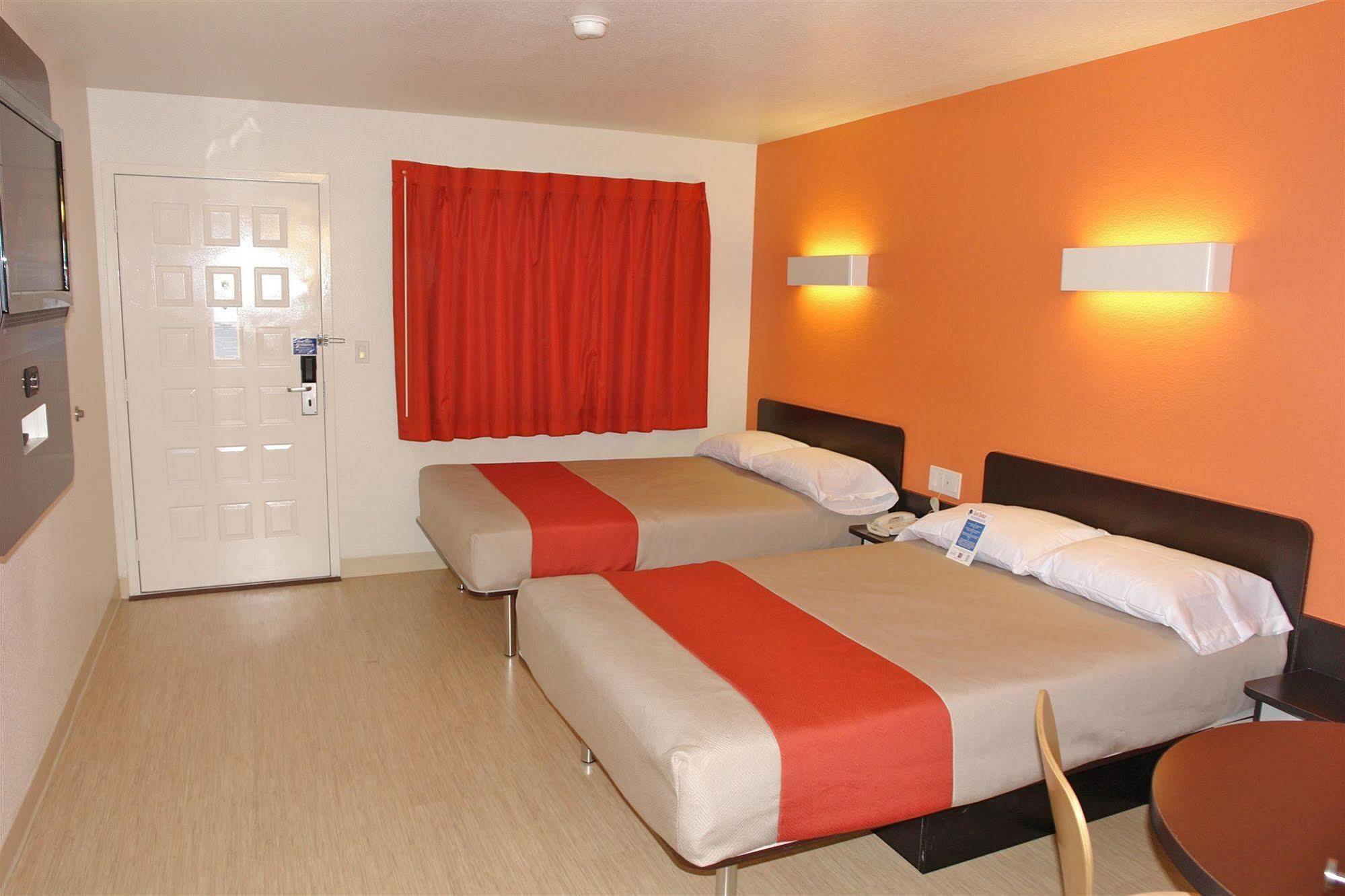 Motel 6 מנטקה מראה חיצוני תמונה