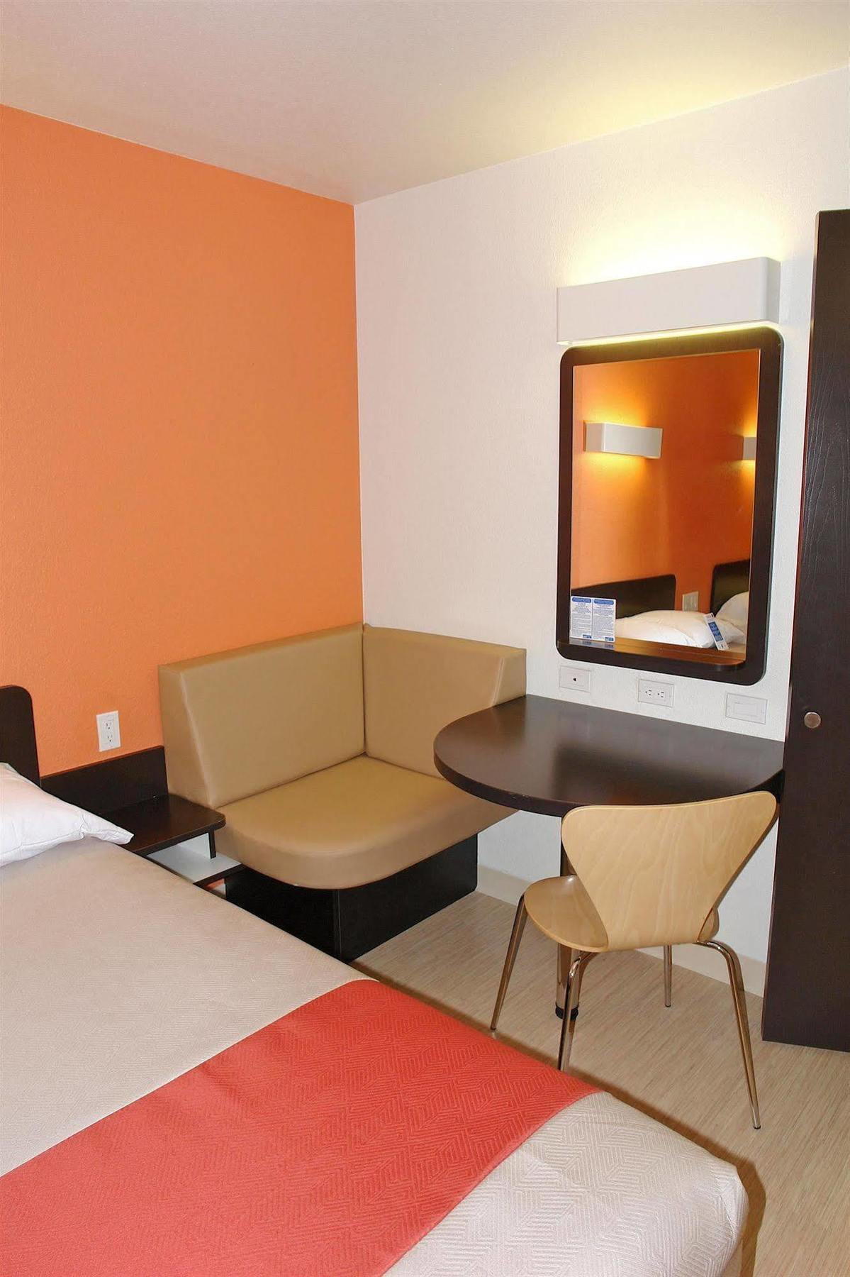 Motel 6 מנטקה מראה חיצוני תמונה