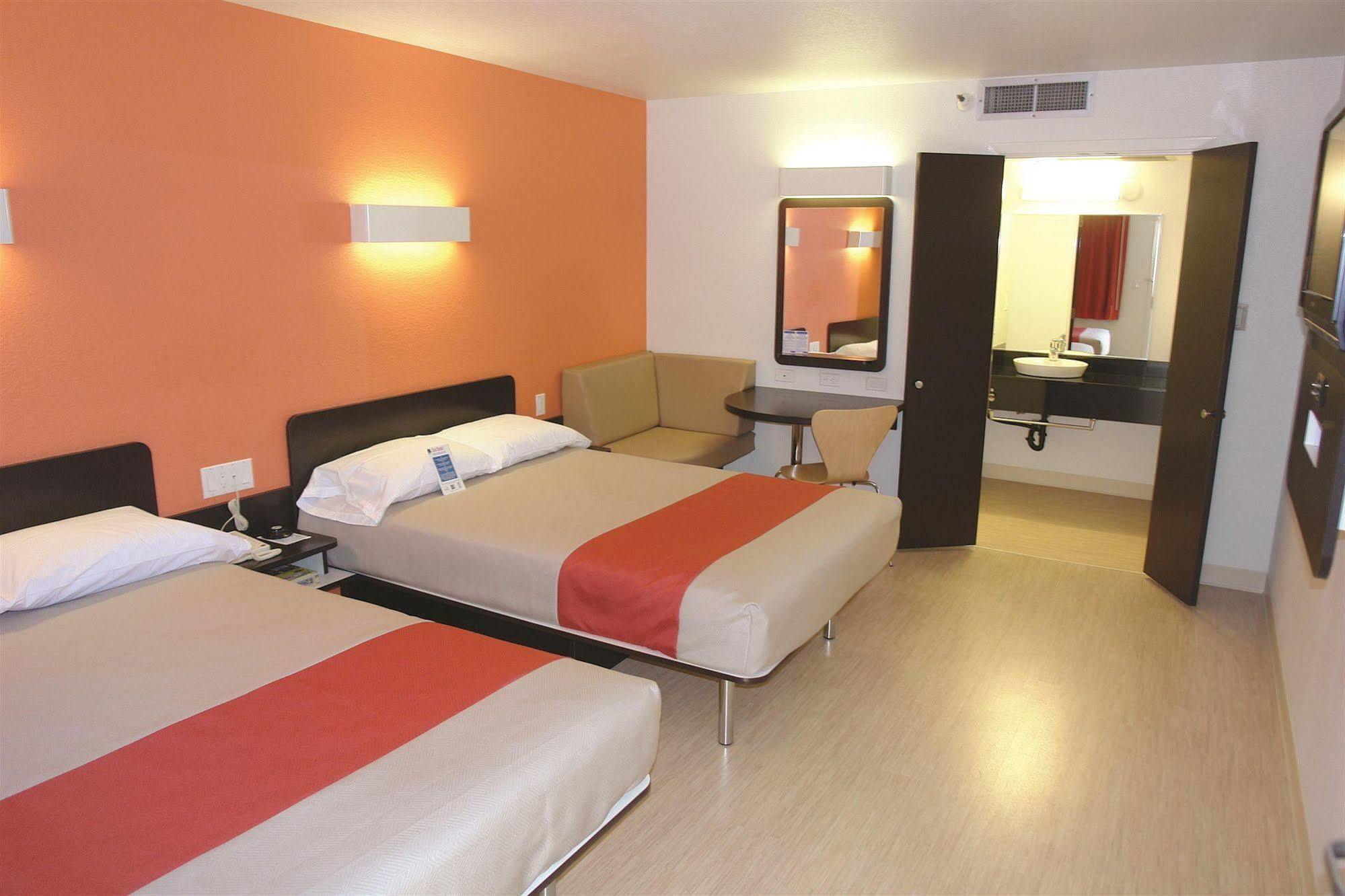Motel 6 מנטקה מראה חיצוני תמונה